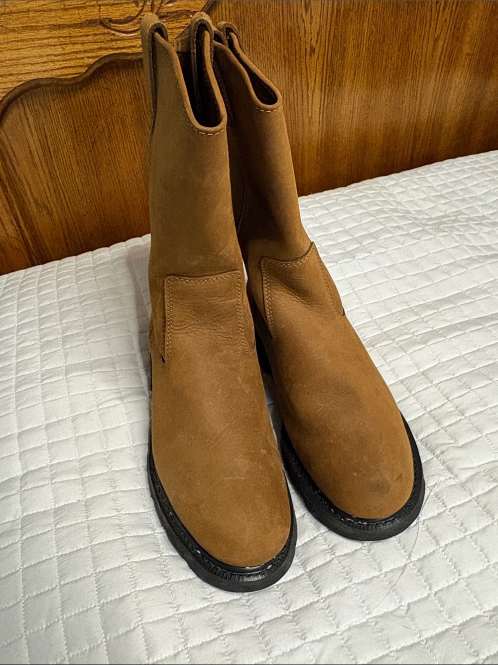 Wolverine Men's Suede Chukka Boots in Caramel Brown size 12EW